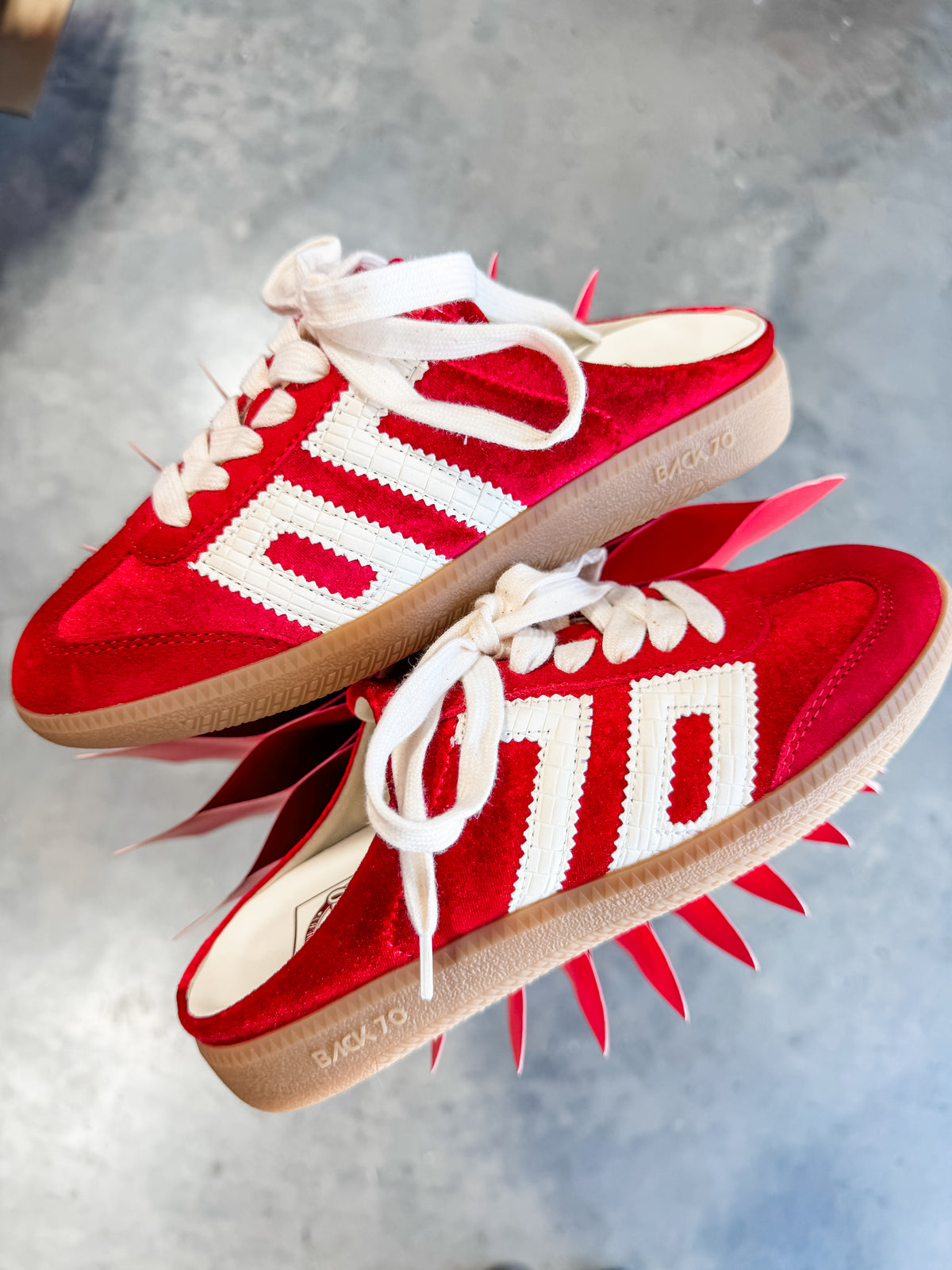 Easter W26 Velvet Red Milk