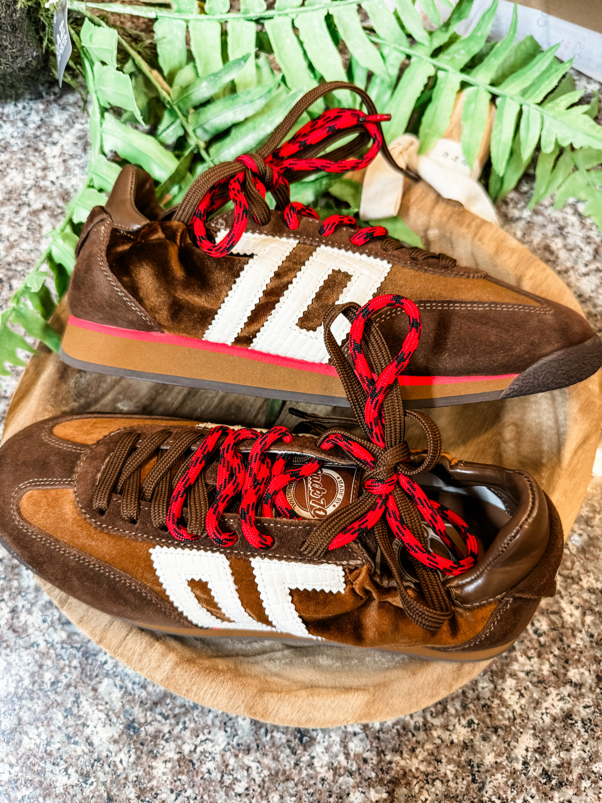 Rocket W26  Velvet Brown Butter
