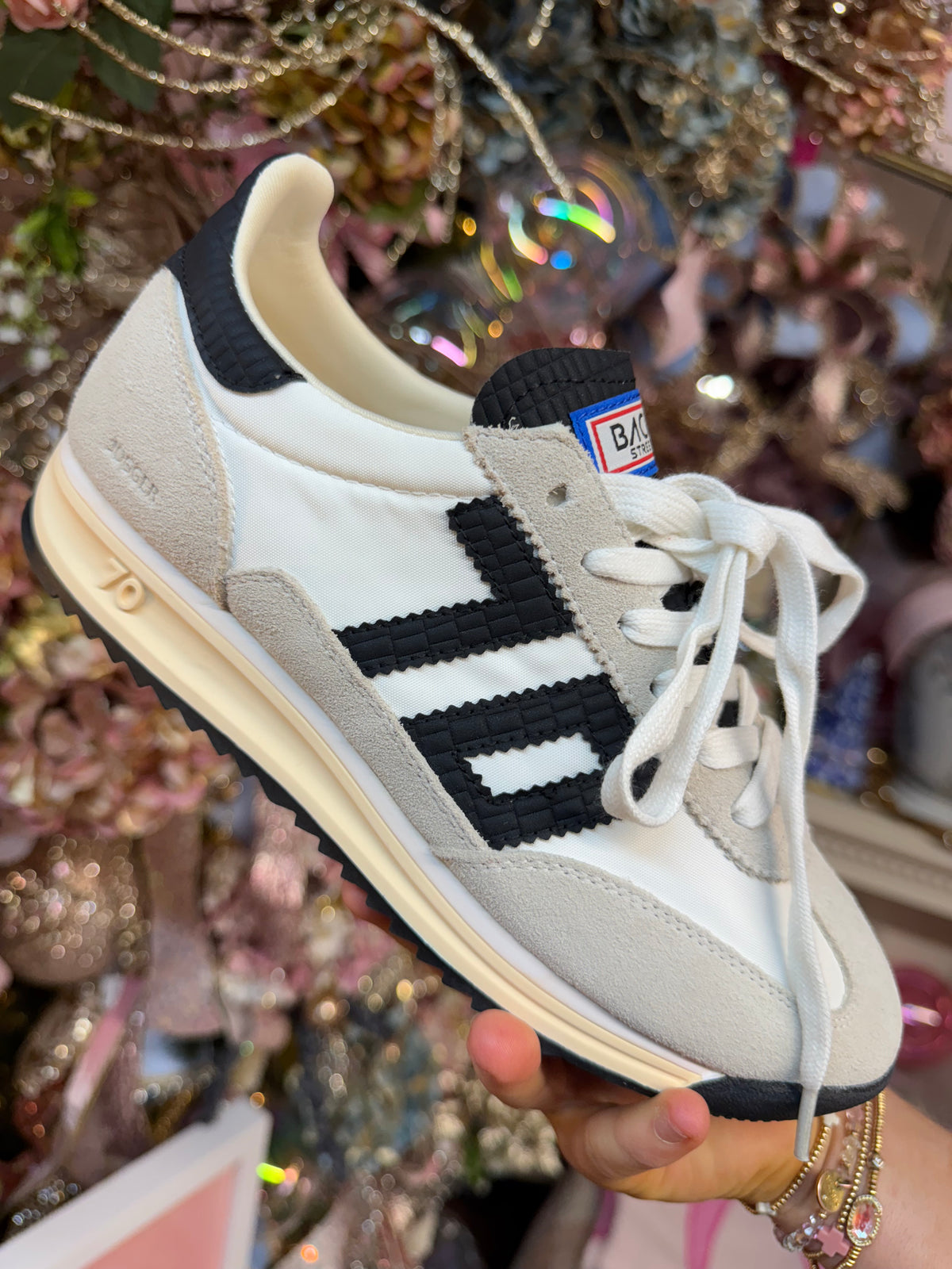 Barkley Jogger White Black Back 70's Sneakers