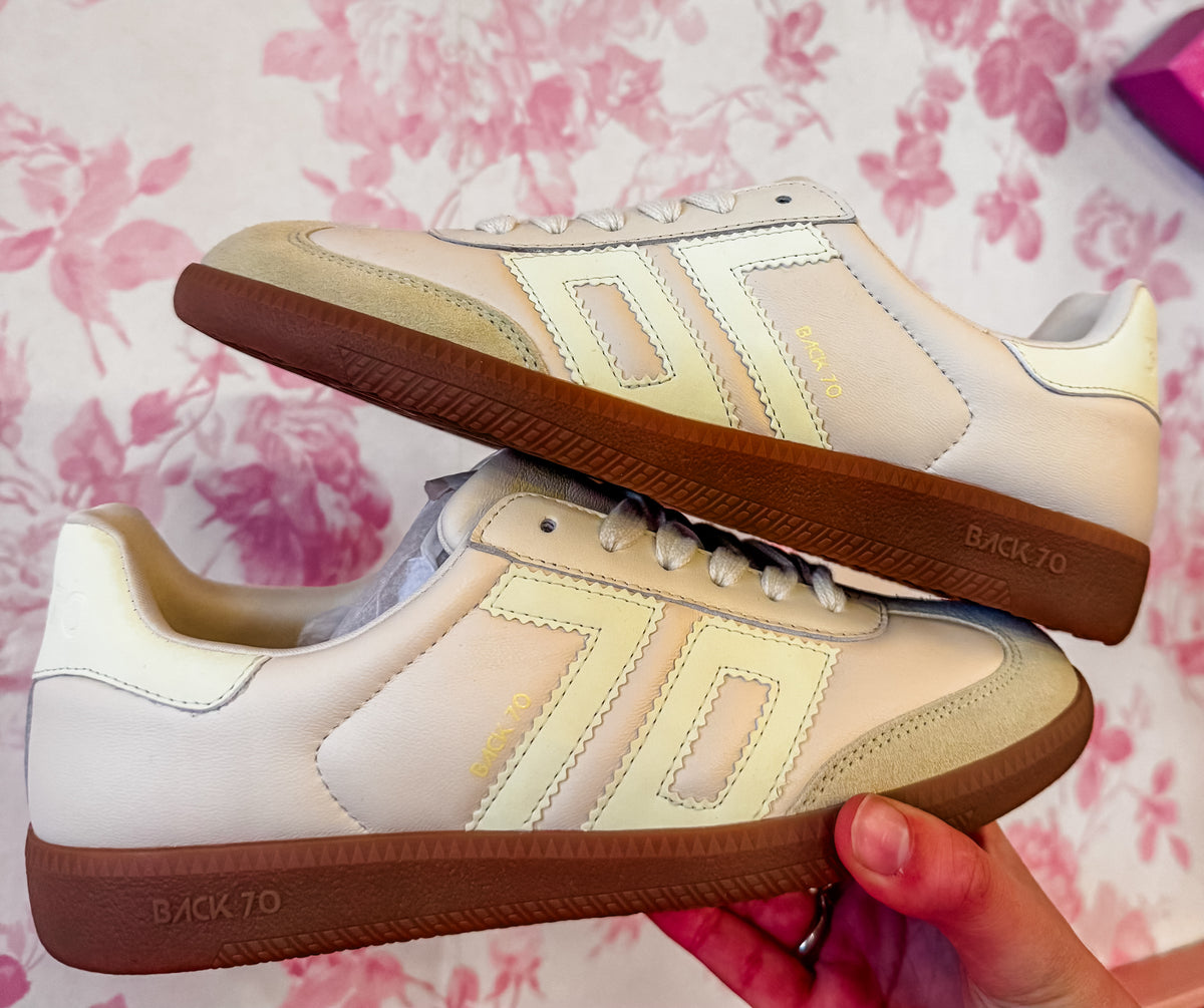 Cloud D26 Butter Light Yellow Back 70s