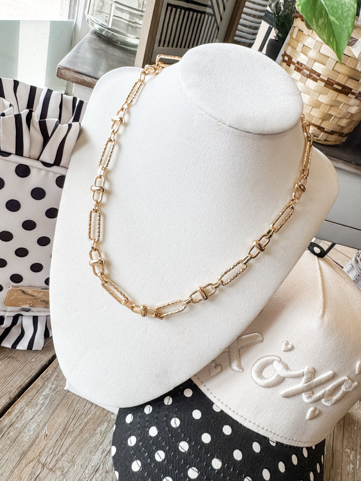 Signature Chain Necklace ￼