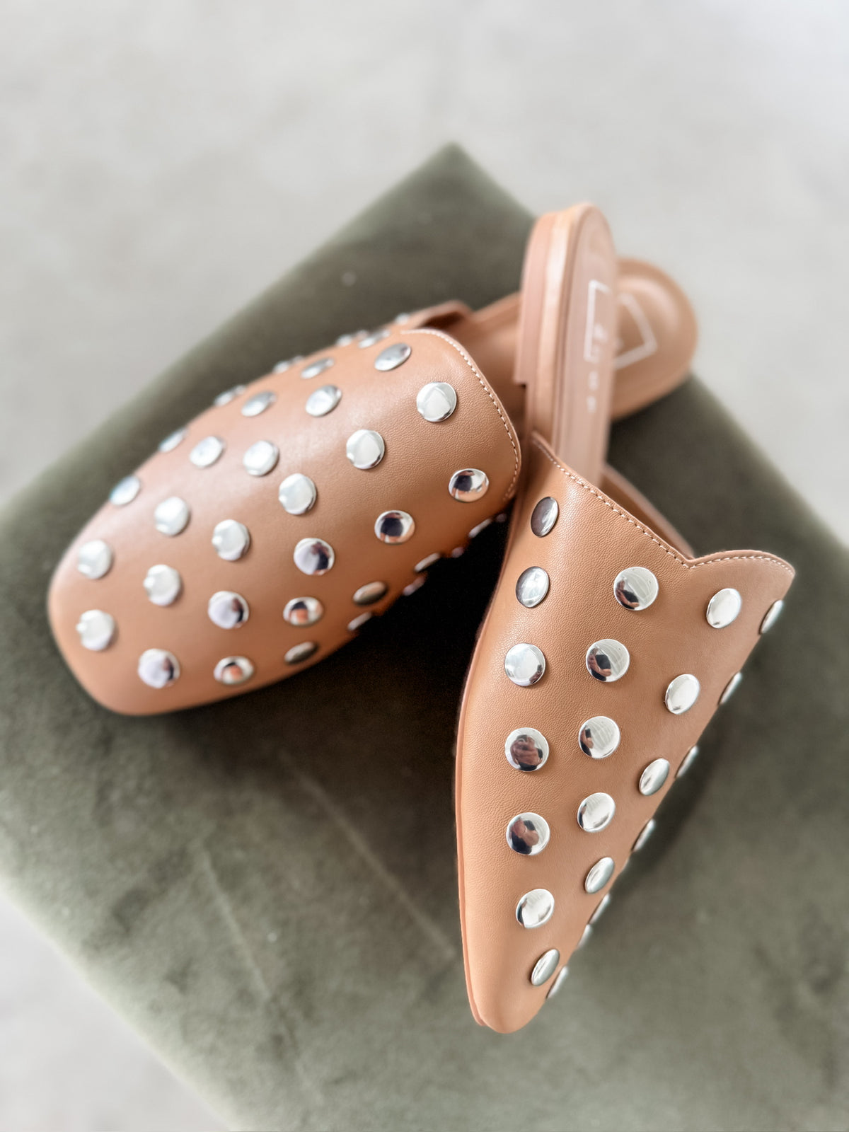 Aretha Flats