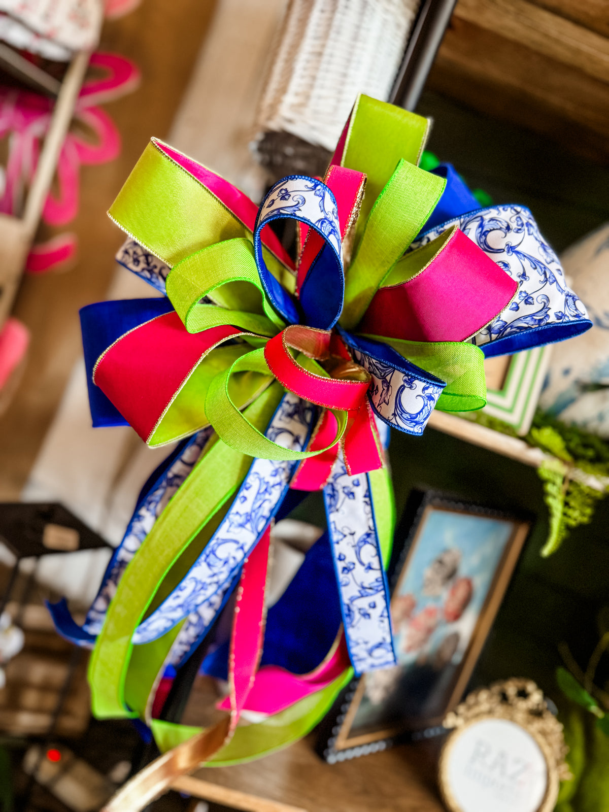 Blue chinoiserie bow
