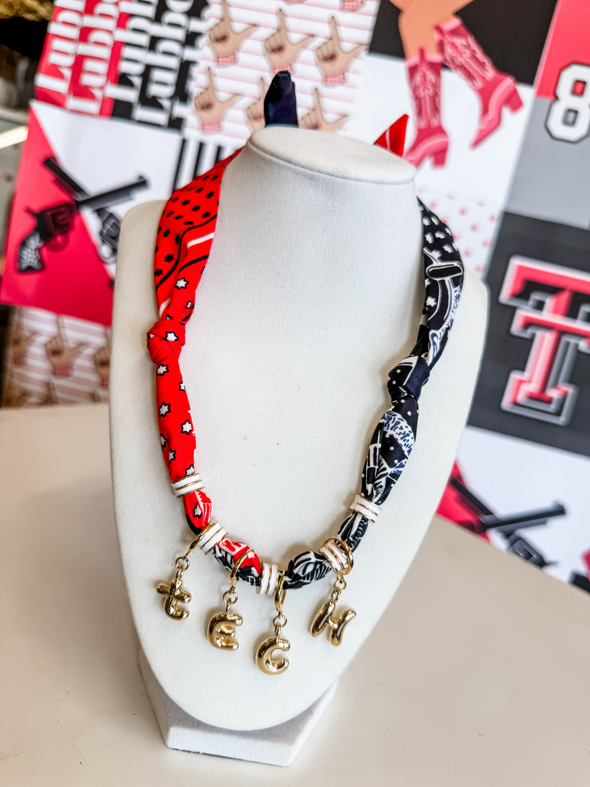 TECH BUBBLE SCARF NECKLACE
