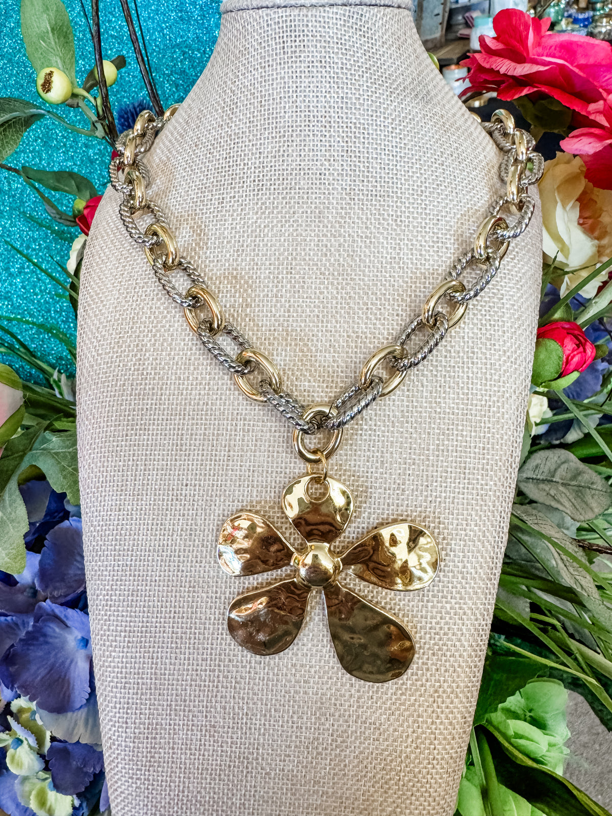 Mixed Floral Chain Necklace