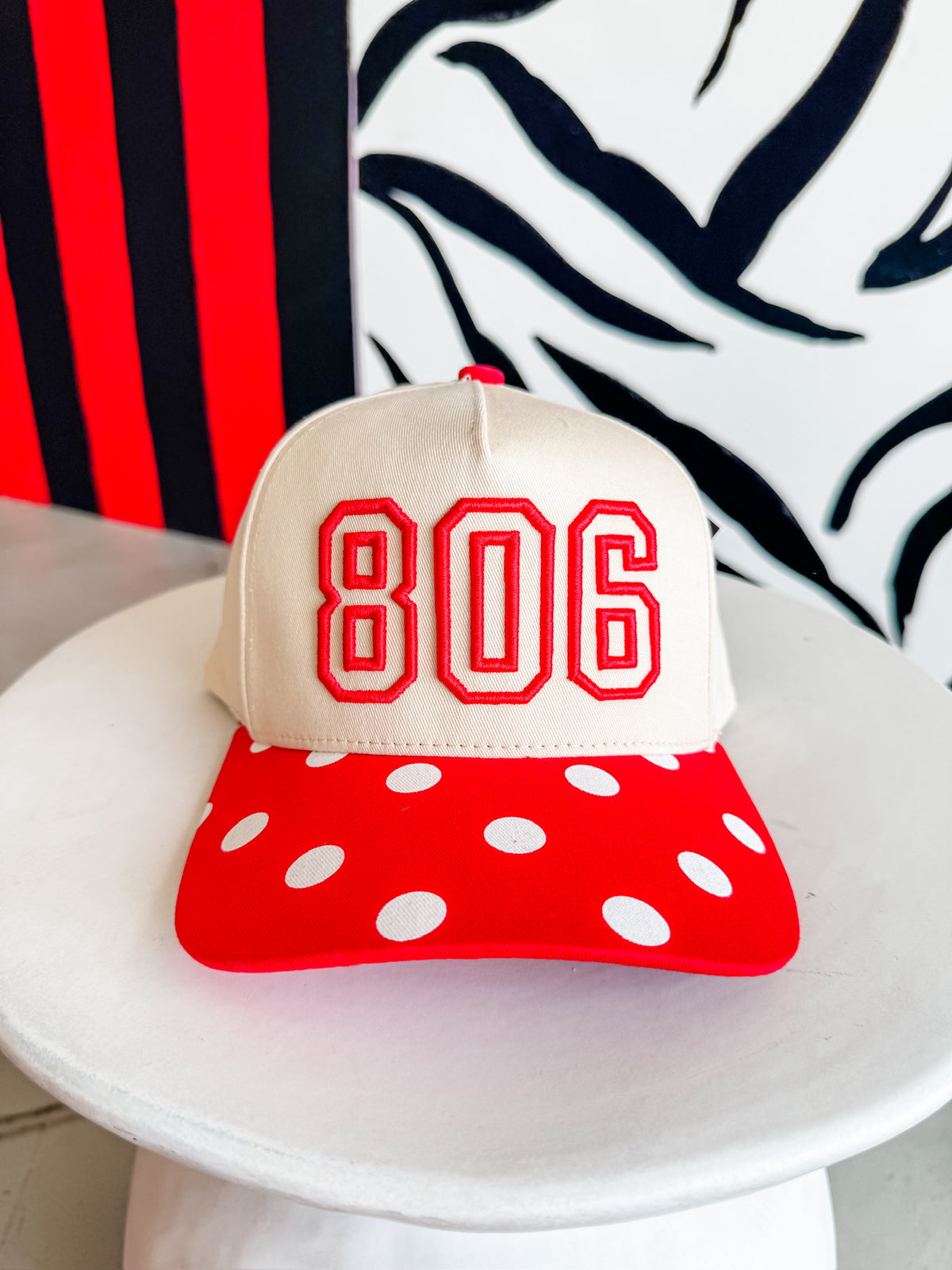 806 red polka dot hat
