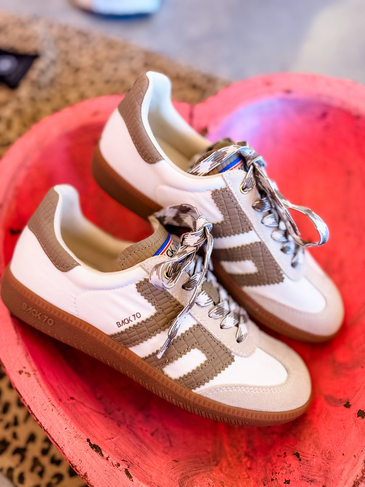 Ghost Taupe Back 70's