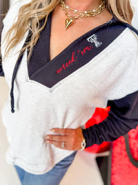 Dainty Double T pullover