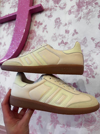 Cloud D26 Butter Light Yellow Back 70s