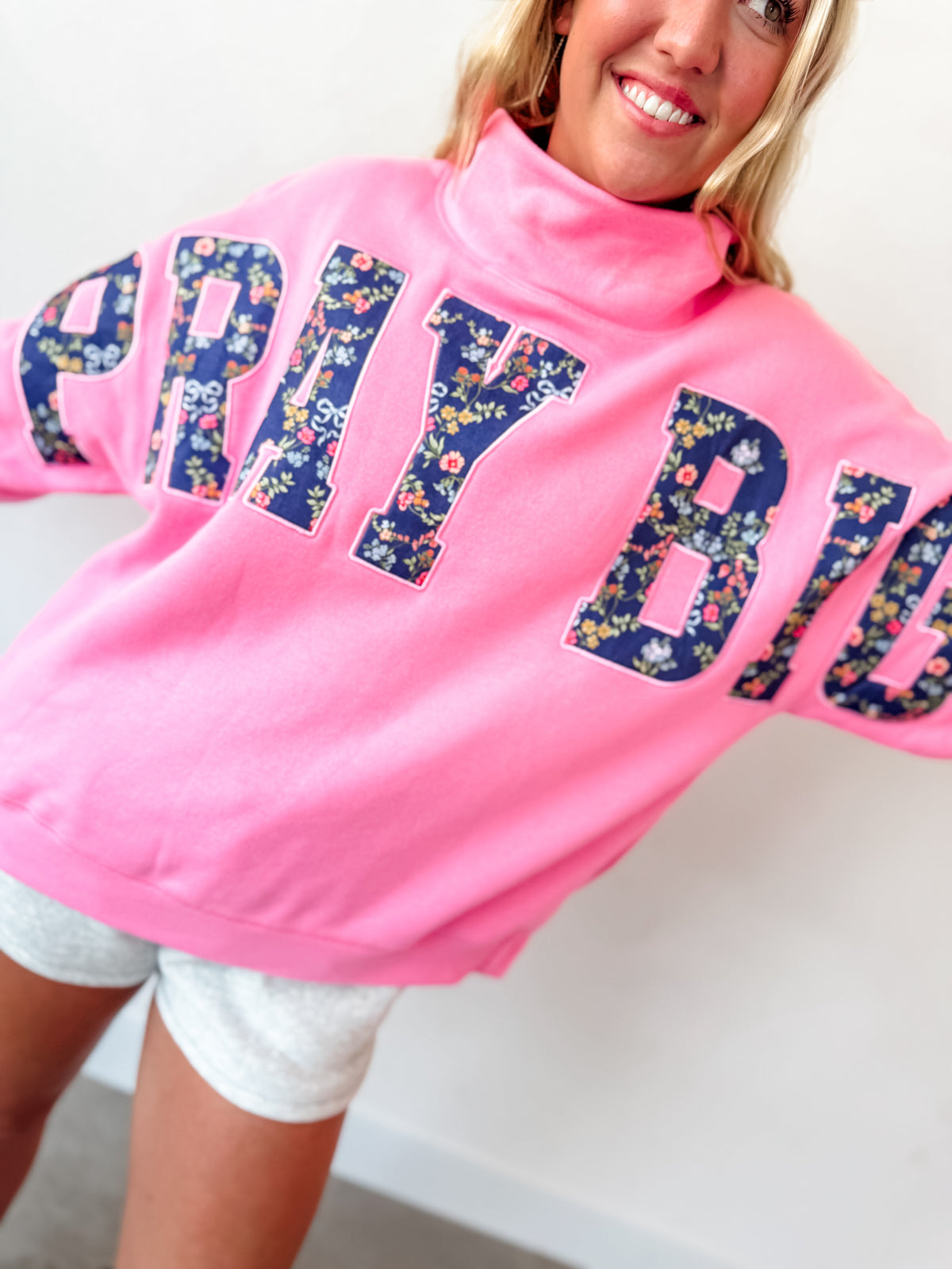 Pray Big Mockneck